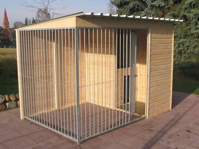 Hundezwinger Stockholm 3x2 m kaufen – Massivholzzwinger in skandinavischer Fichte mit Schutzwand und isolierter Hundehütte
