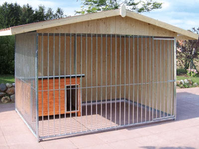 Hundezwinger Stahlrahmen Holz 2x3m mit Spitzdach, zwei Seiten geschlossen, Hundehütte integriert