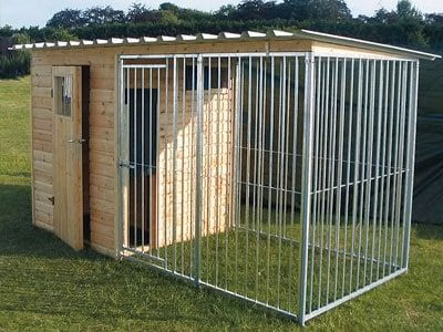 Hundezwinger Helsinki mit integriertem Züchterraum, Hundehütte und Auslauf